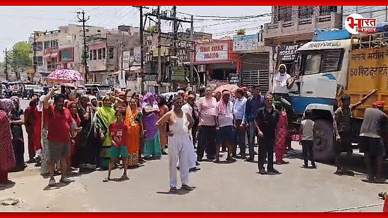 Alwar News: पेयजल संकट से महिलाएं परेशान, बस स्टैंड मार्ग पर लगाया जाम