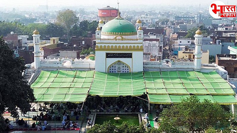 मंदिर-मस्जिद विवाद पर गरमाई सियासत, ओवैसी ने किया तंज और अखिलेश ने सरकार को घेरा